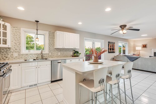 Fun-in-a-Box. 10 min to A2, great for groups. 