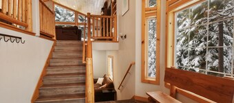 Ponderosa Lodge - Newer Construction