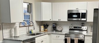 CENTRALLY LOCATED - 4 bedroom- Hancock House - Pet Friendly. 1 gig internet.