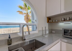 Fridge, microwave, oven, stovetop - Casa Las Olas, Luxury Modern Ocean Front On The Beach!  (San José del Cabo)