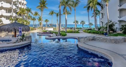 Casa Las Olas, Luxury Modern Ocean Front On The Beach!