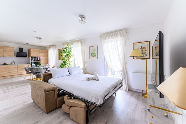 2 bedrooms, iron/ironing board, WiFi, bed sheets