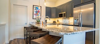 Warm Springs Ski Condo - Prime Location nr Downtown & Ski Lifts!