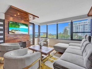 Smart TV, table tennis - Luxury Ocean View Condo Resort Amenities/501 (Miami Beach)