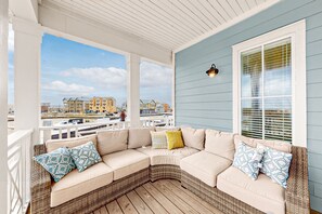 Property grounds - Beachfront resort home with ocean view, on-site golf, pool, & balcony (Port Aransas)