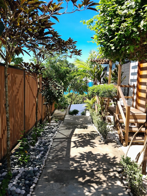 Deluxe Studio Suite, 1 Bedroom, Sea View | Terrace/patio