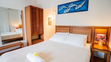 Iron/ironing board, free WiFi, bed sheets