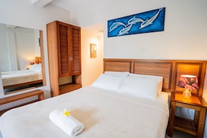 Deluxe Studio, 1 Bedroom, Garden View