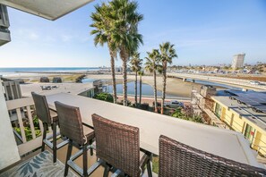Outdoor dining - Luxury unit - Amazing Ocean & Harbor Views - Huge Kitchen - NCV G216 (Oceanside)