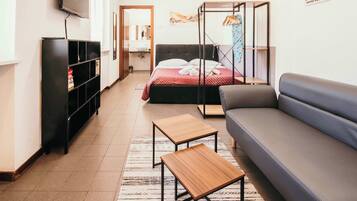 1 Schlafzimmer, BĂŒgeleisen/BĂŒgelbrett, kostenloses WLAN, BettwĂ€sche