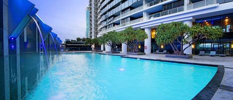 Piscine couverte, 2 piscines extérieures