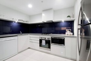 Private kitchen - Converted 2 Bedroom Apartments (No Parking) - Circle on Cavill - Wow Stay (Surfers Paradise)