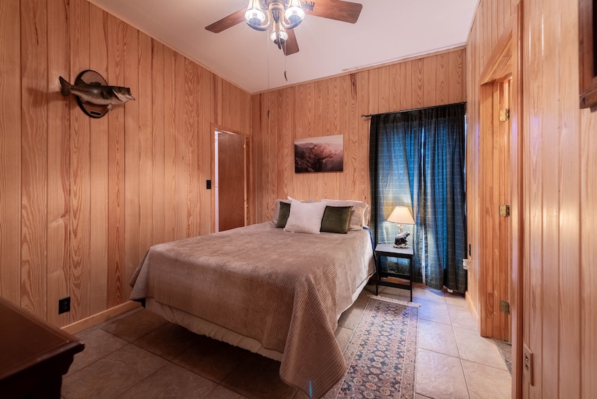 Welcome To Grizzly Acres! Far Out; Close By! Secluded Barndo/house Near Austin! - Leander, TX