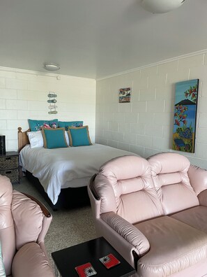 2 chambres, fer et planche à repasser, Wi-Fi gratuit, draps fournis