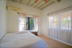 3 bedrooms, WiFi, bed sheets, wheelchair access