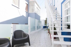 المنطقة المحيطة بالمنشأة