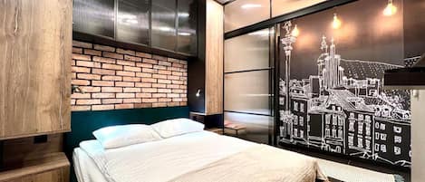Design Apartment | 2 bedrooms, soundproofing, iron/ironing board, free WiFi