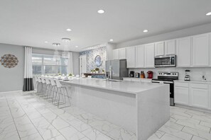 Fridge, microwave, oven, dishwasher - 15BD Sonoma Resort Near Parks (SR 2611) (Kissimmee)