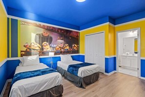 15 slaapkamers, een strijkplank/strijkijzer, reisbedje, wifi