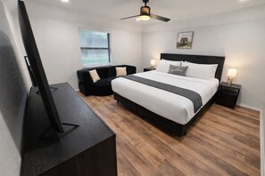 4 bedrooms, desk, iron/ironing board, travel crib