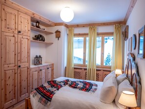 2 slaapkamers, een strijkplank/strijkijzer, wifi