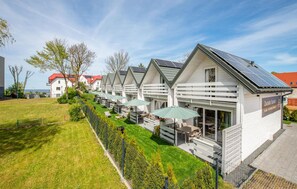 Outdoor dining - Awesome home in Ustronie Morskie with WiFi (Ustronie Morskie)