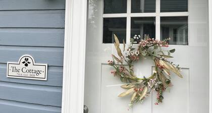 Stay at this charming one bedroom cottage and enjoy exploring the Finger Lakes.