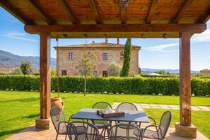 Outdoor dining - Fratta Mimose, Cortona, Italy (Cortona)