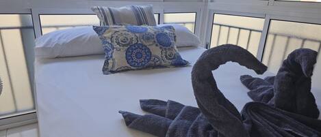 1 bedroom, iron/ironing board, internet, bed sheets