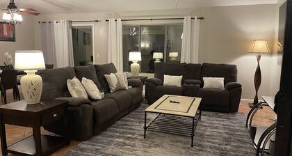 Cozy Home in beautiful neighborhood in Surprise, Arizona.