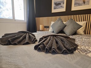 2 habitaciones, tabla de planchar con plancha y internet 