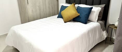 2 bedrooms, iron/ironing board, WiFi, bed sheets