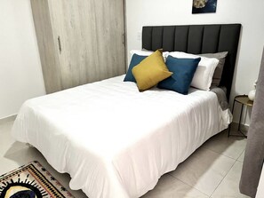 2 室のベッドルーム、アイロン / アイロン台、WiFi、ベッドシーツ