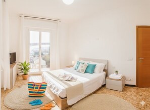 3 chambres, fer et planche à repasser, Wi-Fi gratuit, draps fournis