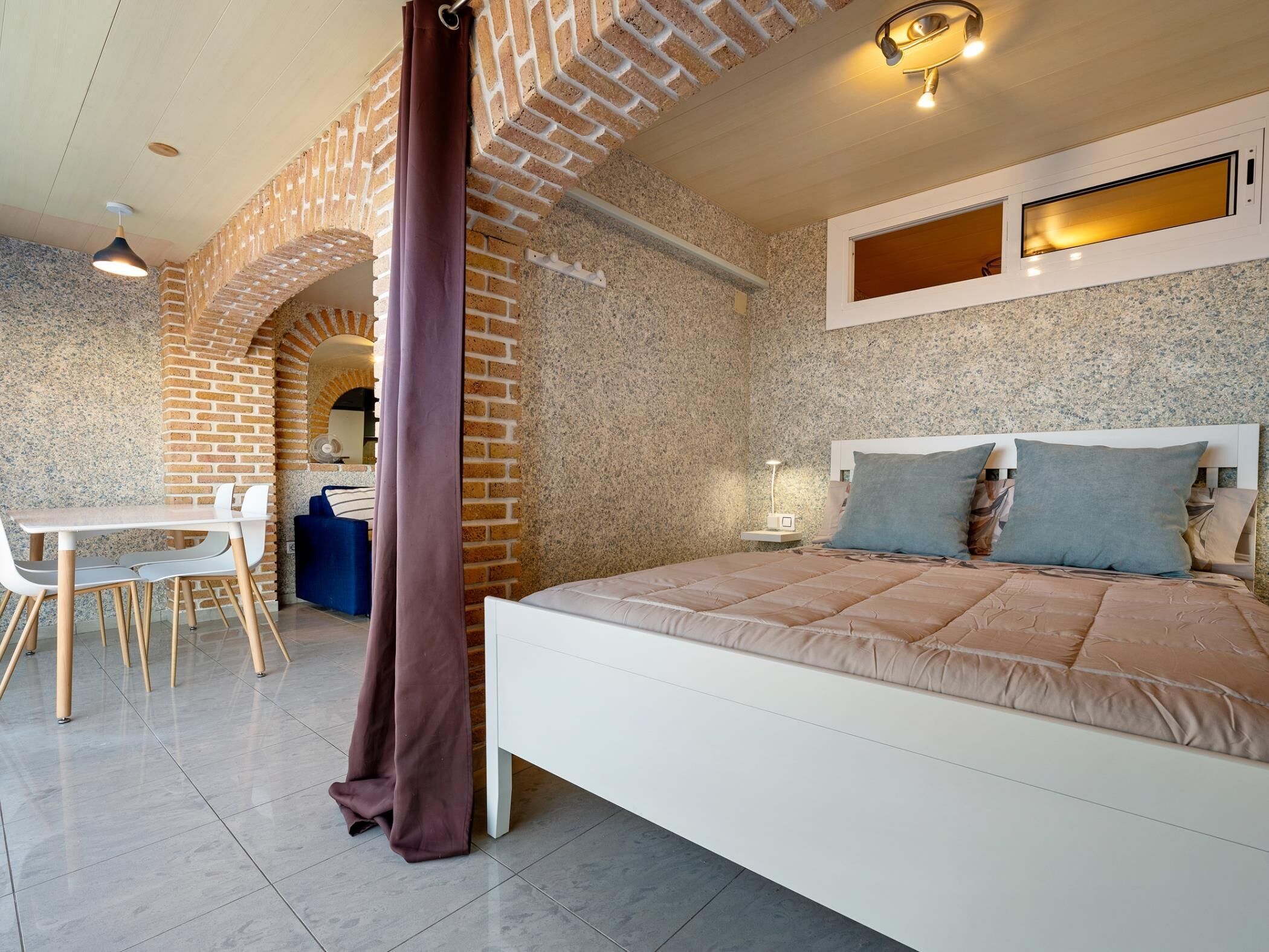 1 chambre, fer et planche à repasser, Wi-Fi, draps fournis