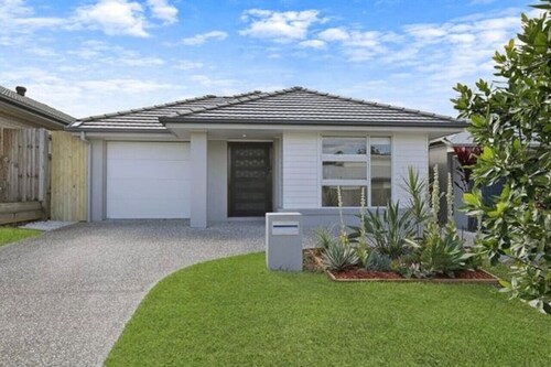 Tranquil Retreat Brisbane North FAMILY FRIENDLY House 15mins from the beach