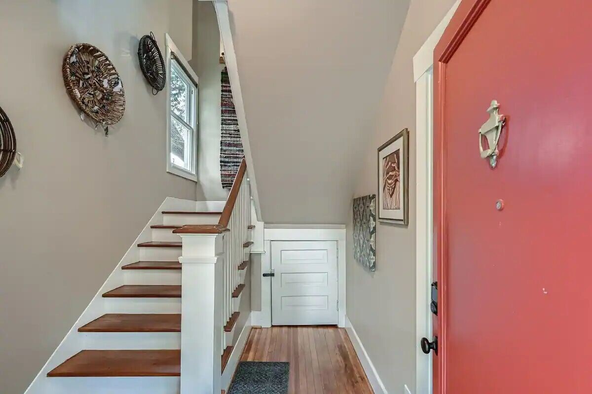 Photo 4 of EaDo Mural House: Owl's Nest, Upper Level