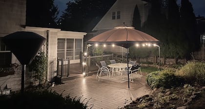 Whimsical & Cozy Home, <1mile to lake, Arcade machine, Family Friendly, Quiet