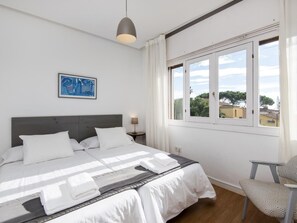 6 dormitorios, tabla de planchar con plancha, wifi y ropa de cama