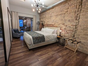 4 bedrooms, iron/ironing board, travel cot, free WiFi