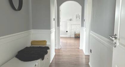 Ferienwohnung 'Mid - Century' mit Gemeinschaftsterrasse, Gemeinschaftsgarten und WLAN