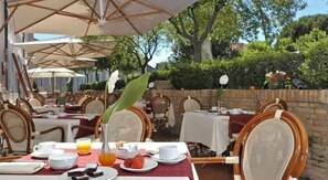 Ristorazione all'aperto