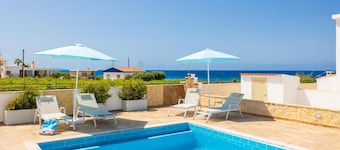 Villa Diana Seaside in Pomos