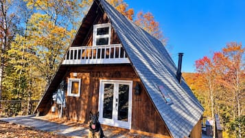 Lovers Edge A-frame exterior in autumn