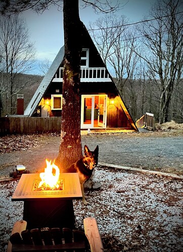 Hot Tub/Sauna/Fire pits/xl deck - Lovers Edge A-Frame