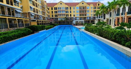 Luxurious staycation.
Relax in style in a serene Oasis, with calm ambiance.