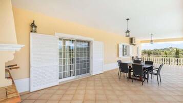 4 عدّة غرف نوم