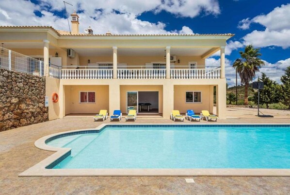 Villa | 4 bedrooms - Villa Entrecolinas in S o Bartolomeu de Messines (Silves)