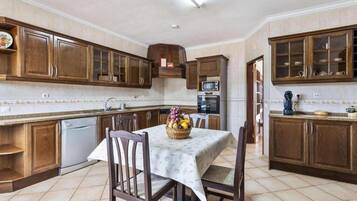 4 عدّة غرف نوم