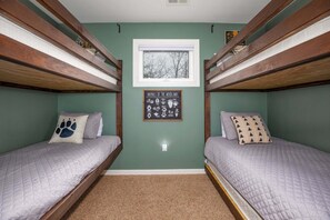 4 bedrooms, WiFi, bed sheets
